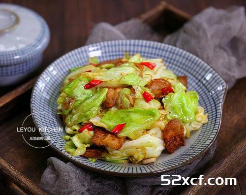 圆白菜炒五花肉的做法