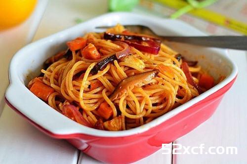 香菇鸡肉意大利面的做法