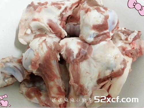 羊骨汤炖白菜豆腐的做法
