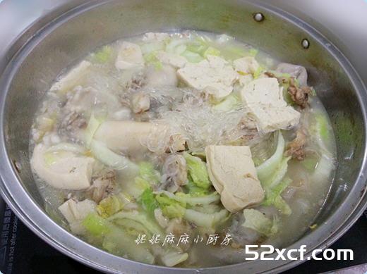 羊骨汤炖白菜豆腐的做法