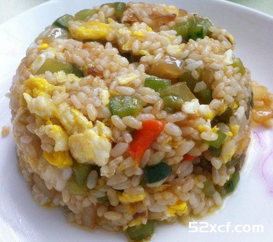 黄瓜蛋炒饭的做法