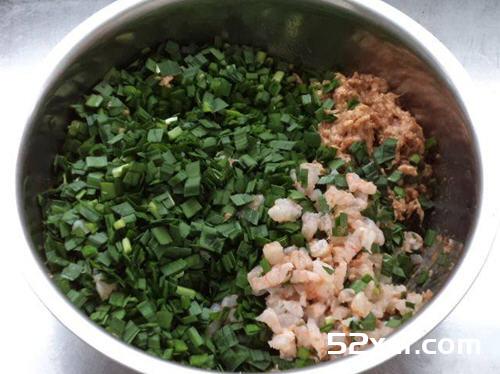 韭菜猪肉三鲜馅饺子的做法