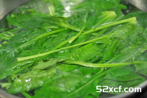 鲜虾仁菠菜卷的做法