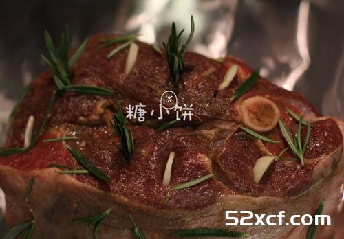 迷迭香烤羊腿的做法