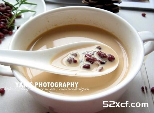 冰镇红豆奶茶的做法