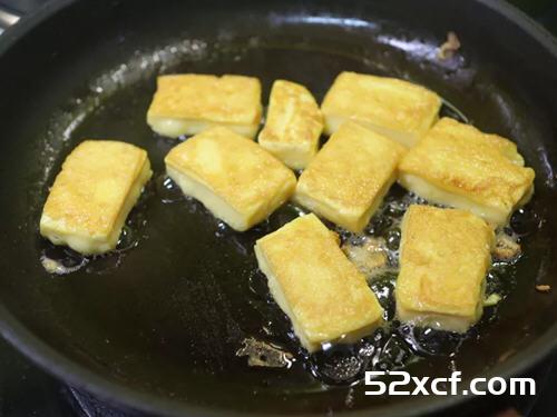 小葱煎鸡蛋豆腐的做法
