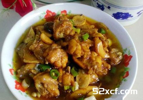 杏鲍菇烧鸡翅的做法