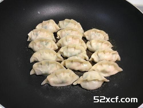 冷冻饺子做煎饺