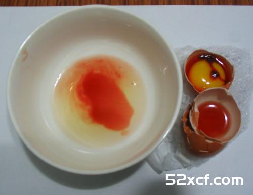 鸡蛋里有血能吃吗？营养不受影响但最好别吃