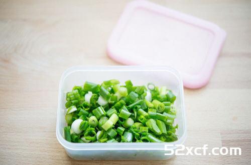 小葱的保存方法：2个不变黄的秘诀