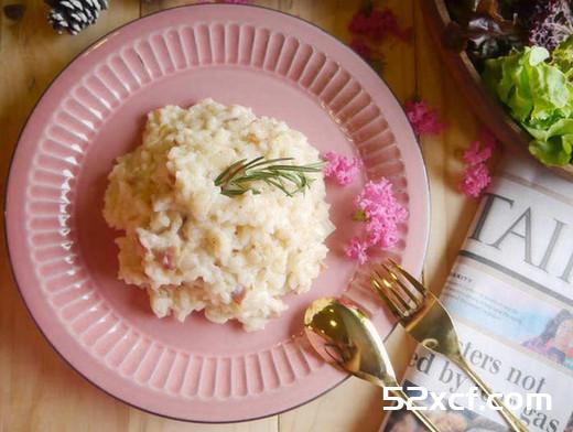 培根奶油炖饭的做法