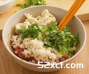 莲藕豆腐肉汉堡的做法
