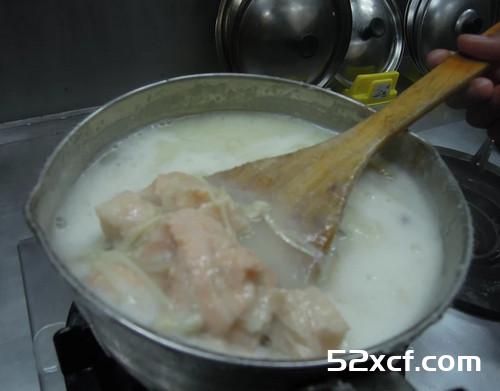 马铃薯鲑鱼浓汤的做法
