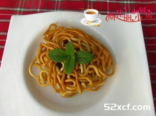 用剩面条做面条馅饼制作方法