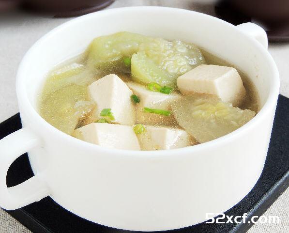 茶香丝瓜豆腐汤的做法