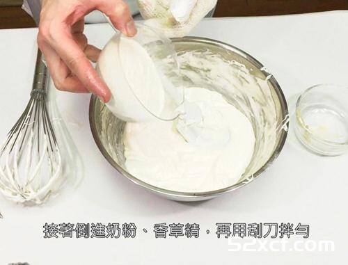 蔓越莓牛扎糖的做法