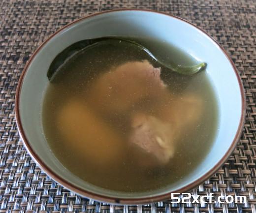 海底椰龙叶南北杏蜜枣陈皮猪展汤的做法