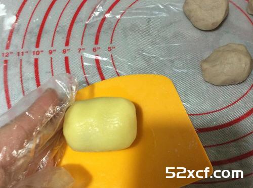 芋泥绿豆糕月饼的做法