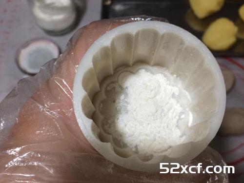 芋泥绿豆糕月饼的做法