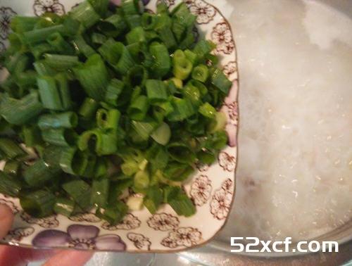 葱花肉末粥的做法