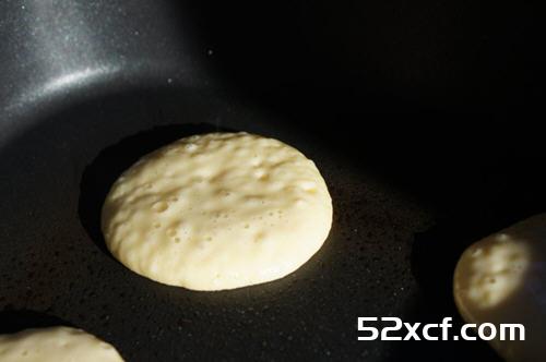 煎薄圆饼Pikelets的做法