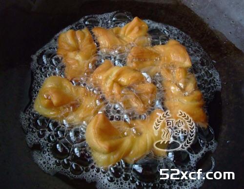 炸套环的做法_图解在家怎样炸套环才好吃-我爱下厨房