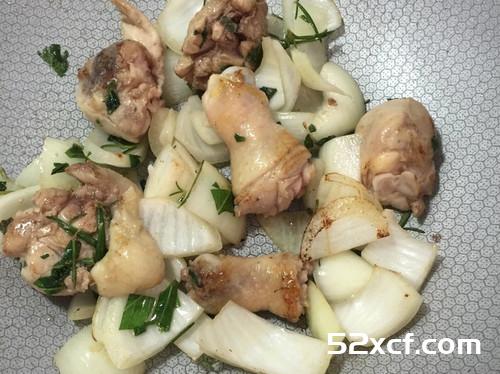 马铃薯鸡肉奶油炖菜的做法