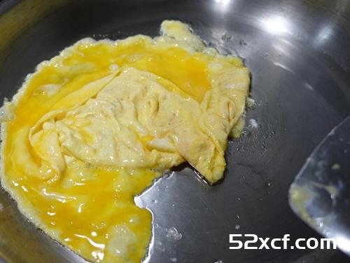 青椒炒玉米鸡蛋的做法