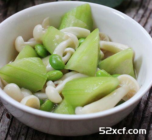 毛豆烩丝瓜的做法