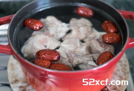 山药豆骨头汤的做法