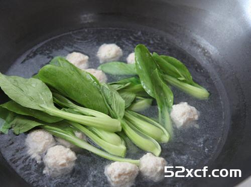 青菜肉丸汤的做法