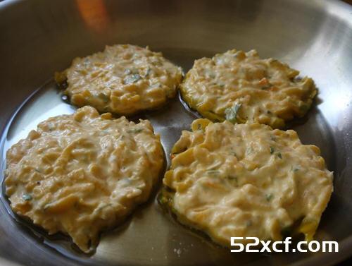南瓜鸡丝香草煎饼的做法