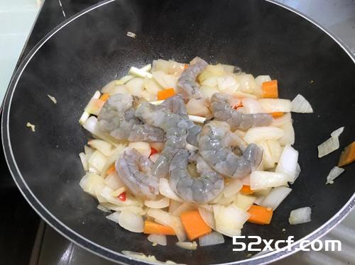 洋葱炒虾仁的简单做法