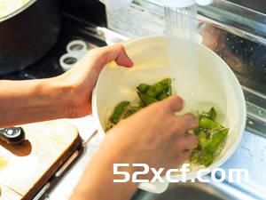 奶油玉米毛豆手捏饭团的做法
