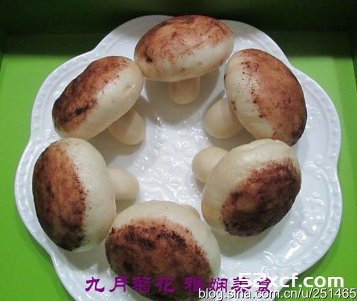 枣泥蘑菇包的做法