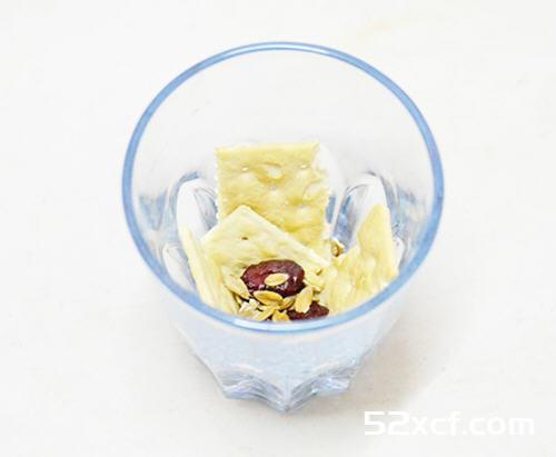 热烤无花果佐燕麦酸奶红酒糖蜜