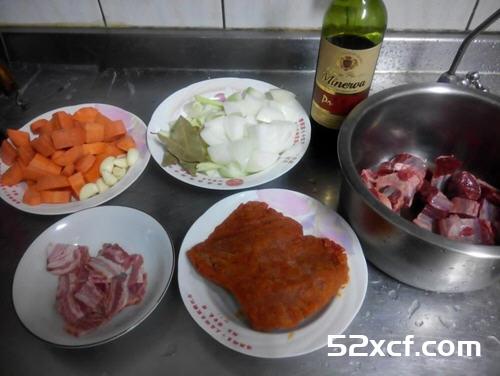 红酒炖牛肉电锅版的做法