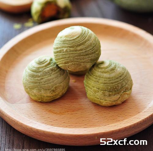 抹茶蛋黄酥的做法
