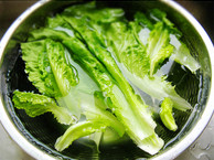 补脑沙丁鱼炒生菜的做法