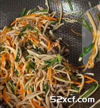 杏鲍菇肉丝的做法