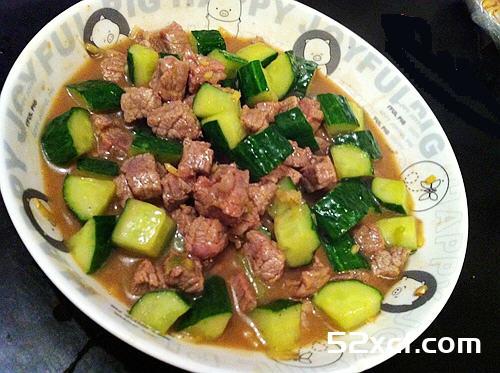 黑椒牛肉粒炒黄瓜丁怎么做