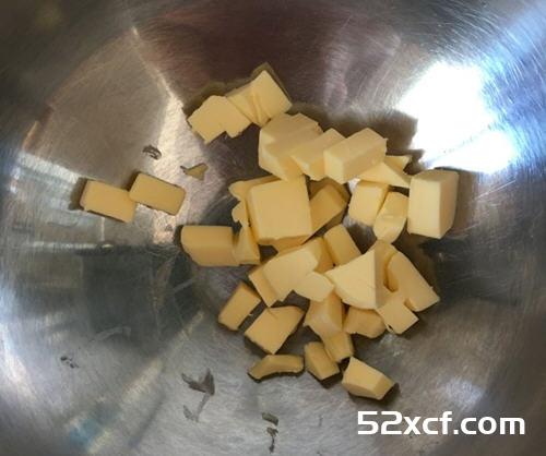 黄桃李子派的做法