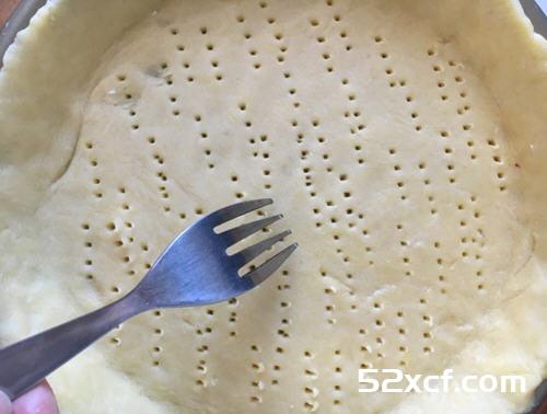 黄桃李子派的做法