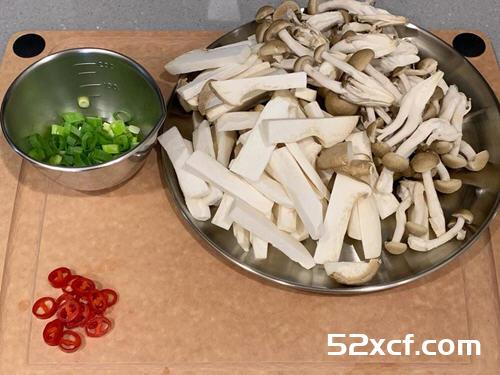奶油酱烧鲜双菇的做法