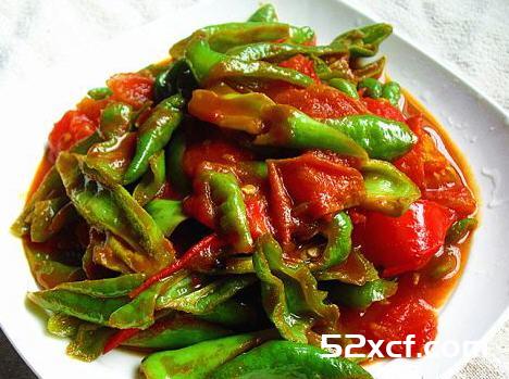 番茄炒辣椒的做法