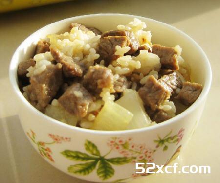 洋葱牛肉炒饭的做法