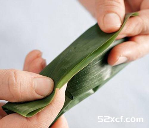 广西长粽子的包法图解
