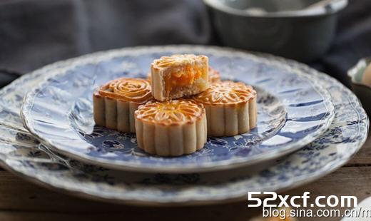 自制传统广式莲蓉蛋黄月饼图文教程(附糖浆、枧水、馅料做法)-我爱下厨房