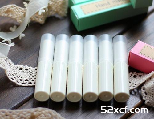 自制纯天然的黄油润唇膏