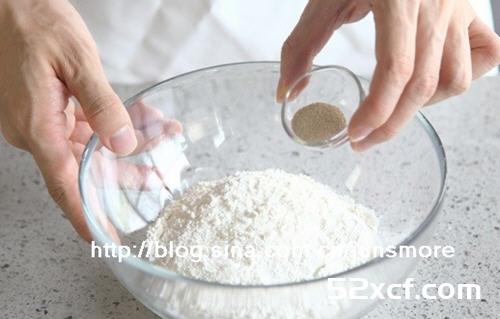 电瓶铛奶香红豆饼的做法_君之教你如何用电瓶铛做奶香红豆饼-我爱下厨房